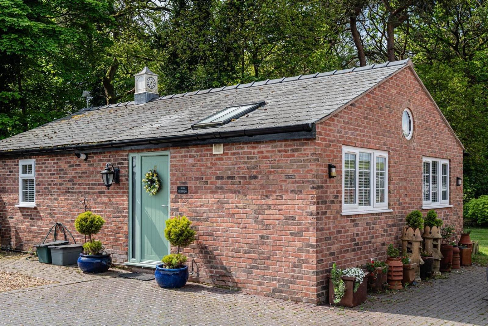 Quiet Self Contained Cottage Near Delamere Forest Cuddington  Exterior photo